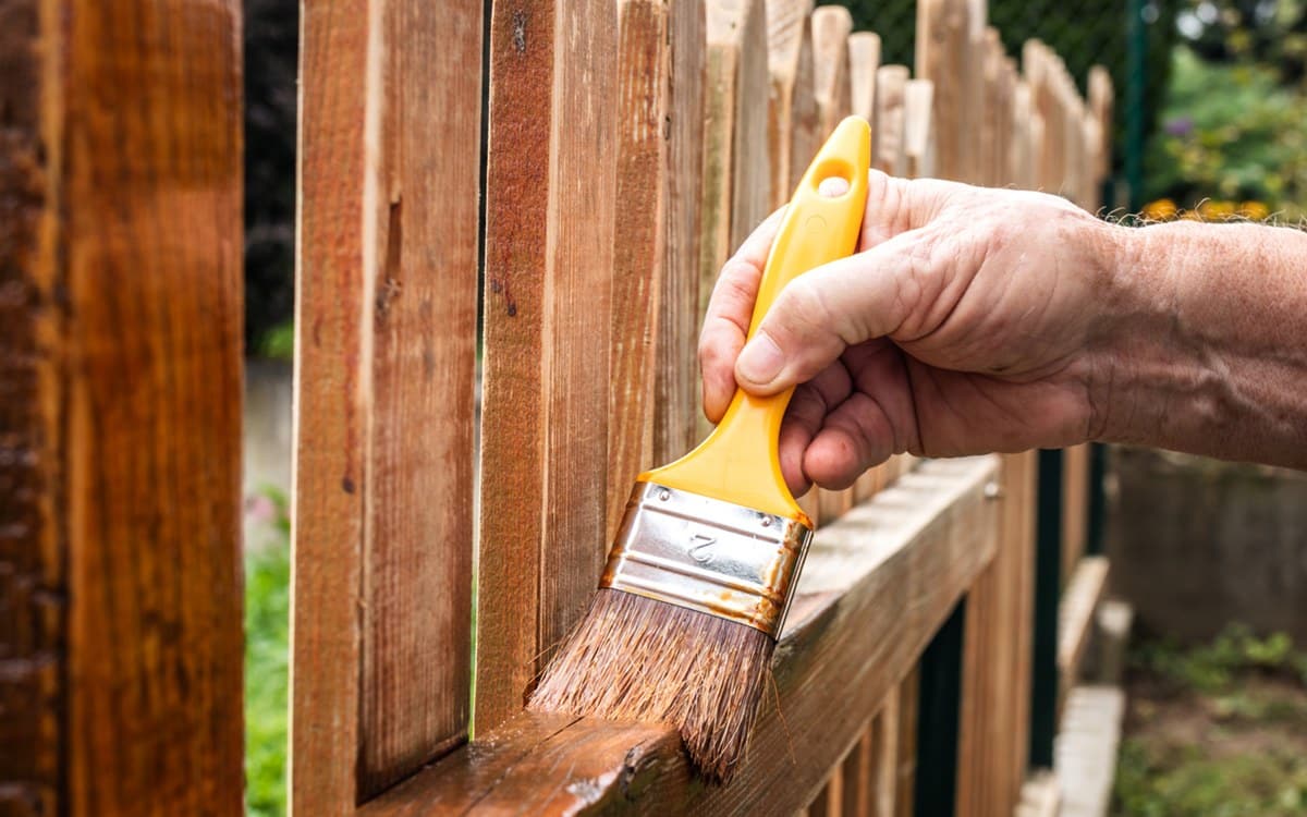 fence painting